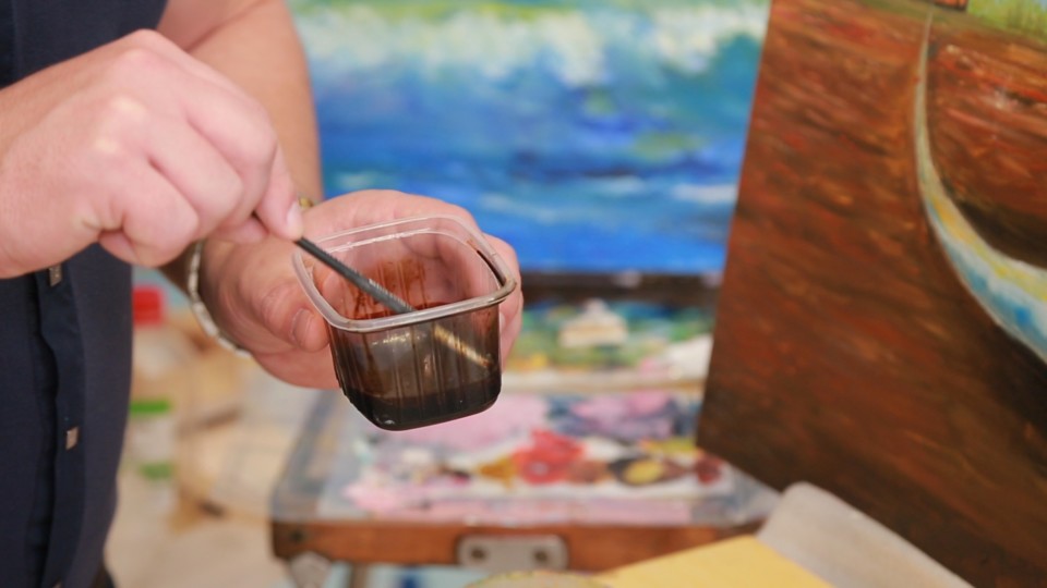 Уфимец Марсель Шайдуллин рисует картины нефтью