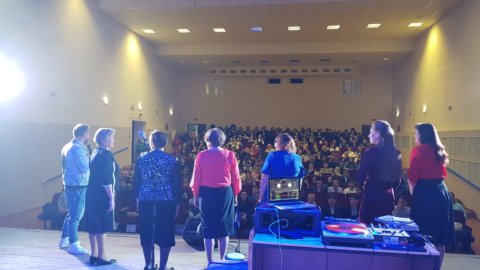 Художественный тур проекта №50 – творческая встреча с художниками в Белокатайском районе!