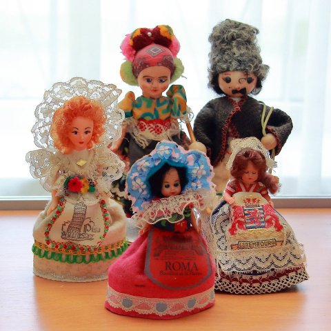 «Путешествие по миру»: выставка кукол из коллекции Михаила Тимохина