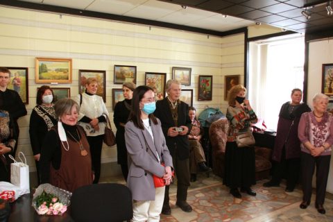 Открытие выставок художников республиканского народного клуба «Тан» в галерее «Урал»