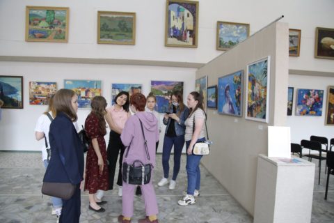 «Цвет странствий»: передвижная персональная выставка художника Александра Заярнюка в Бирске