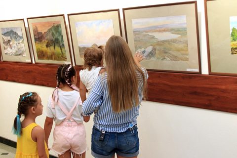 «Радость бытия в творчестве»: открытие выставки работ художника Альберта Кудаярова в Национальном музее Республики Башкортостан
