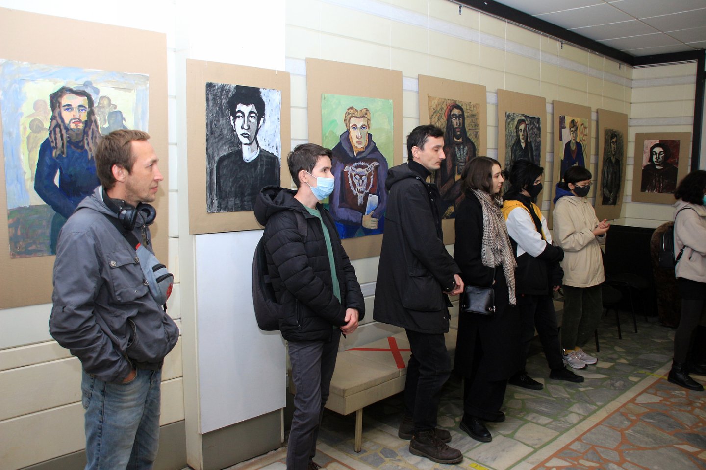 «Мои современники»: персональная выставка уфимского художника Алсу Диваевой в галерее «Урал»