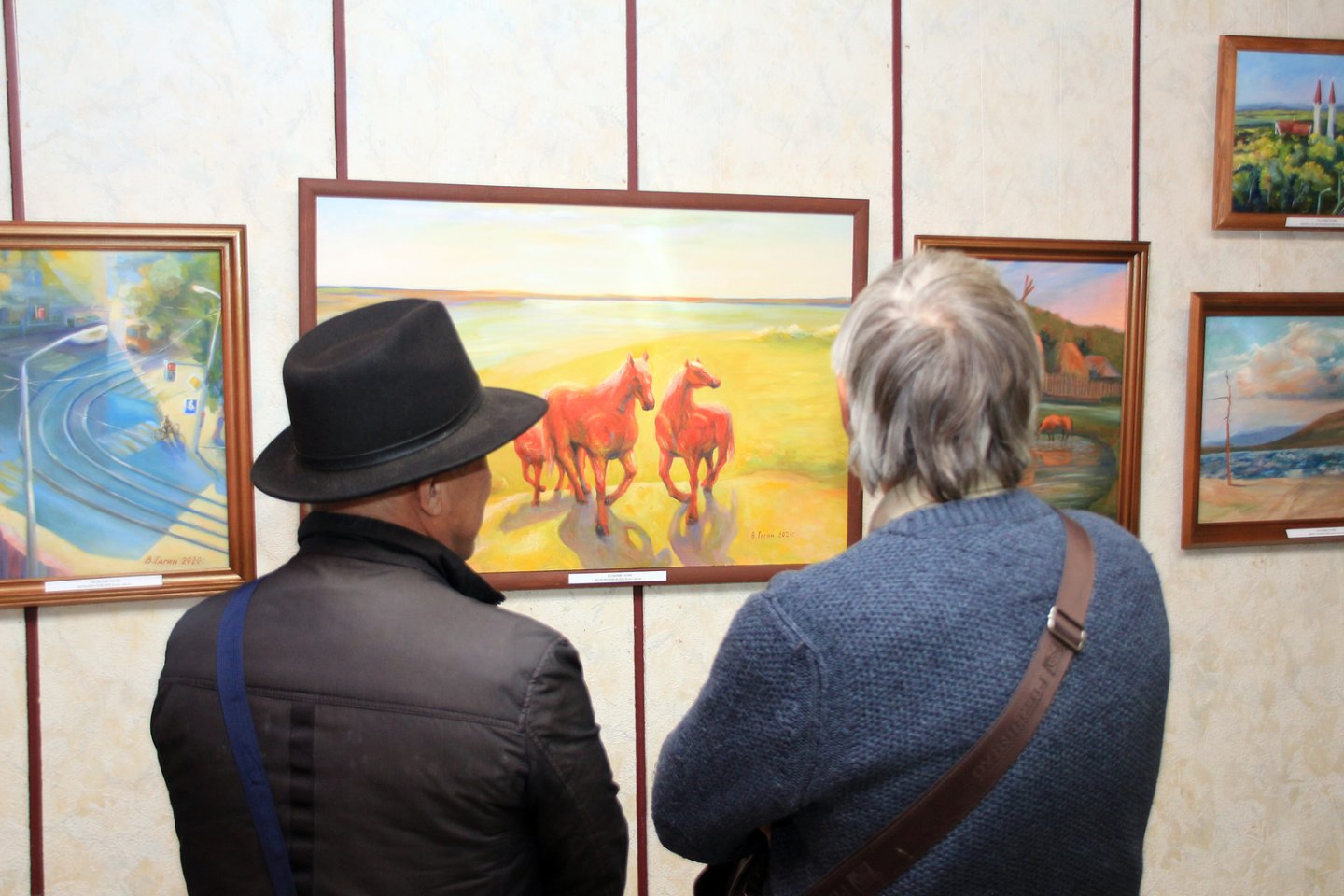 Выставка трех художников: Валерия Гагина, Татьяны Барыкиной и Елены Абушахминой в галерее «Урал»