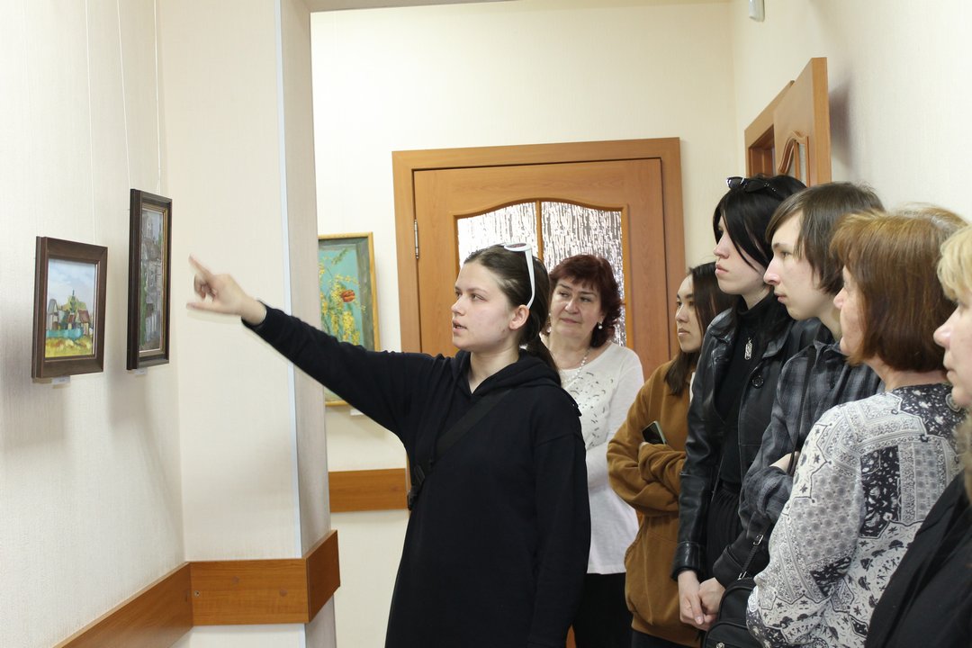 «Наш любимый город»: персональная выставка художника Киры Анисимовой