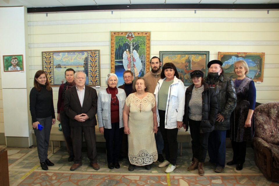 «Дар»: проект-выставку наивного искусства в галерее «Урал»
