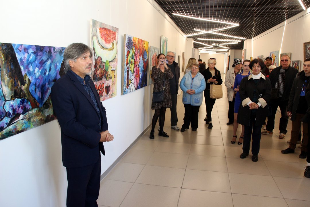 Выставка, посвящённая памяти художника Юрия Уждавини