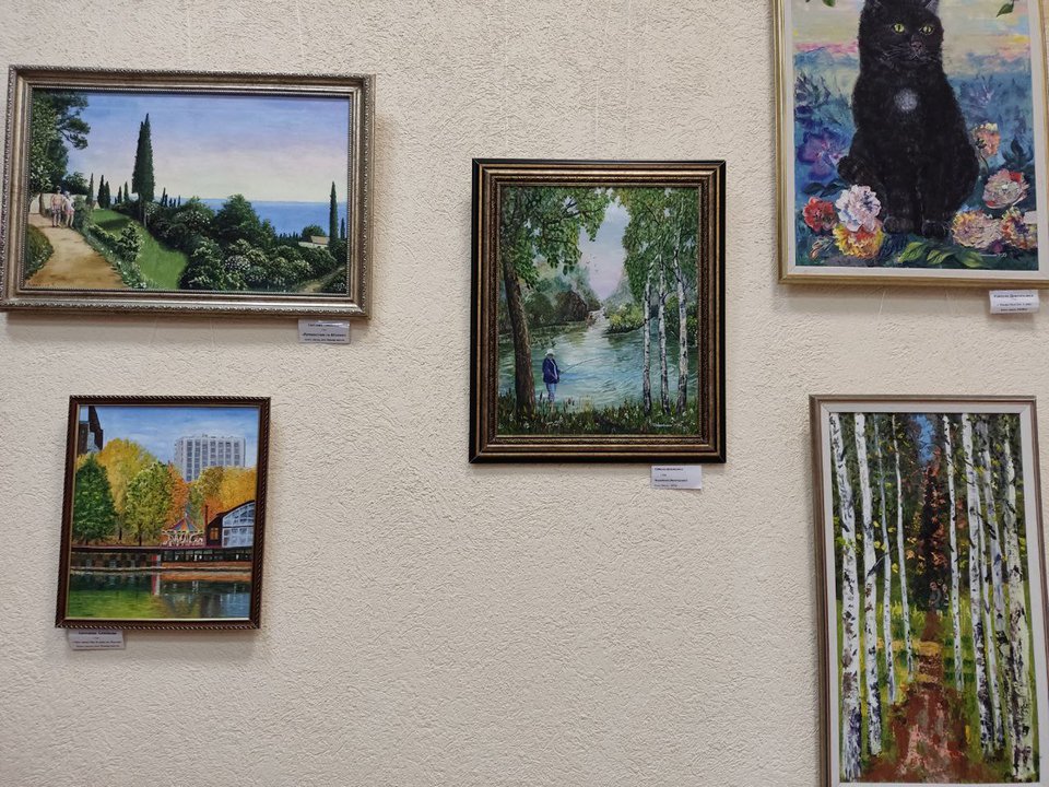 «Краски жизни»: выставка работ башкирских художников в Центральной городской библиотеке