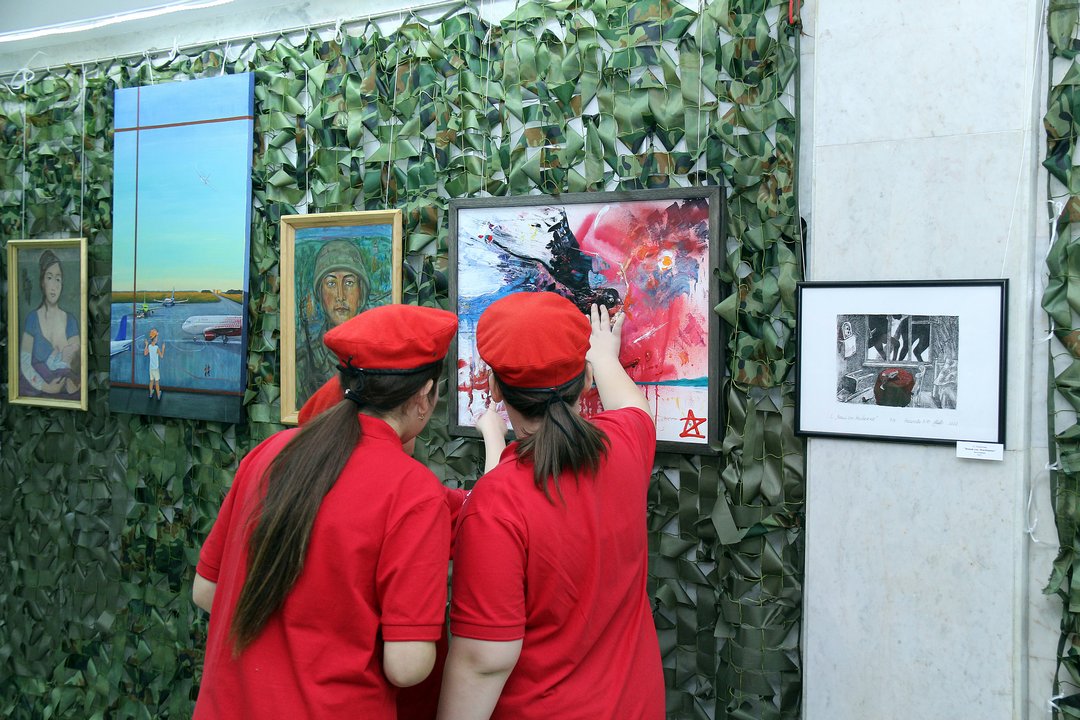 «АРТподдержка»: выставка работ художников в Городском Дворце культуры