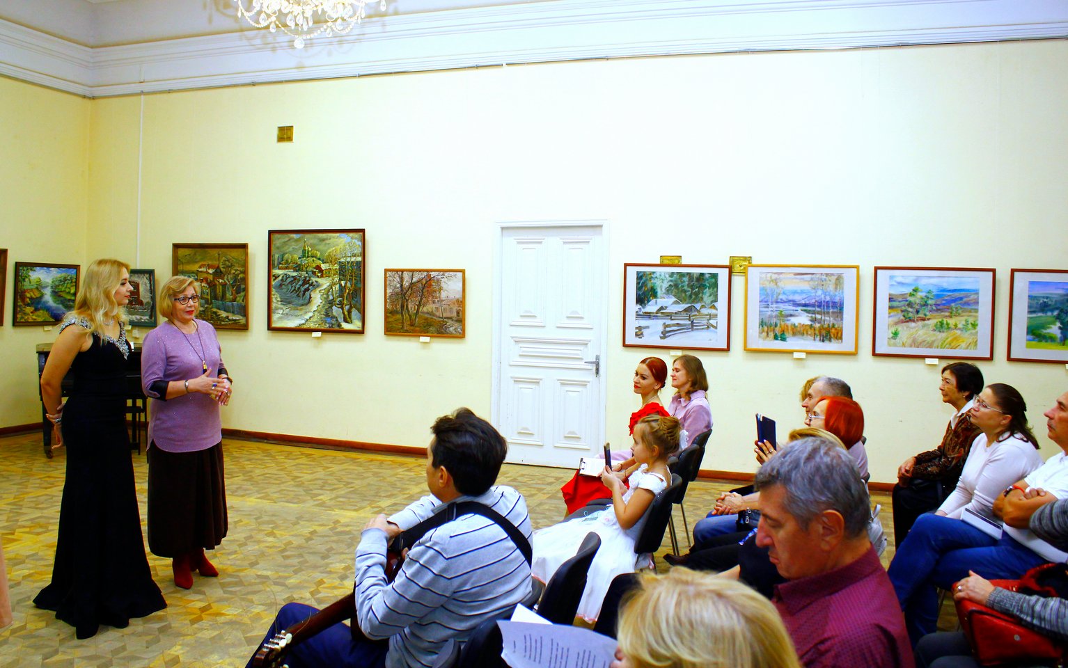 «Заметить обыденное»: персональная выставка художника Флоренс Вантеевой Национальной библиотеке им. А.З. Валиди